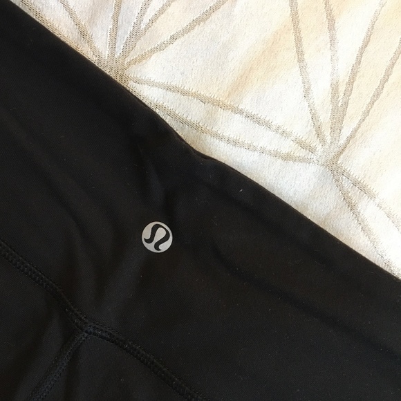 Lululemon Wunder Under Leggings - Picture 4 of 5